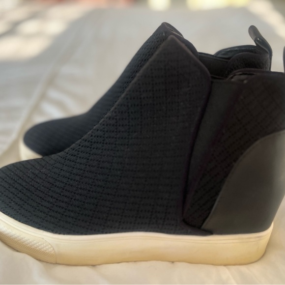 Steve Madden Black High Top Platform Sneakers - Picture 2 of 7